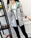 Chaqueta de mujer reversible con capucha para primavera y otoño Lado de un solo color y estampado de cómic Cierre de cremallera 21