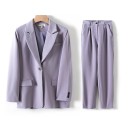 Chaqueta y pantalón de mujer 10