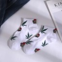 Chaussettes pour femmes avec des feuilles de cannabis 5