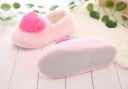 Chaussons en peluche pour femmes avec un cœur en fourrure sur la pointe Chaussons fermés et doux pour la maison Semelle avec un motif 5