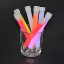 Chemické svítící tyčinky glow s háčkem aktivace zatřepáním délka 15 cm průměr 1 až 1,5 cm na párty festival kempování a nouzové situace 2