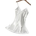 Chemise de nuit en satin pour femme avec bord en dentelle au décolleté et sur le bas, fentes sur les côtés et petits nœuds, taille universelle 11