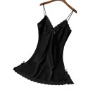 Chemise de nuit en satin pour femme avec bord en dentelle au décolleté et sur le bas, fentes sur les côtés et petits nœuds, taille universelle 8