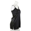 Chemise de nuit femme avec dentelle et fente Chemise unie élégante avec décolleté en V Polyester léger Mode de nuit délicate Différentes 13