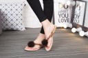 Chinelas femininas com pompom 3