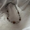 Choker de aço inoxidável Colar ajustável Contas castanhas Aspeto retro natural Joia de moda feminina 4