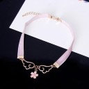Choker feminino com pendente de asa 1