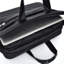 Čierna taška na notebook s uchami a ramenným popruhom Viac oddielov na zips Dve predné vrecká s červenými pútkami Polyester 30 x 12 x 40 cm 2
