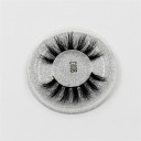 Cils artificiels dans un étui 10