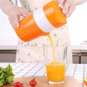 Citruspress i plast 1