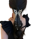 Clip para el cabello de mujer 6,9 cm Mariposa Sostenedor metálico elegante con cadenas decorativas y perlas Accesorio para el cabello de aleación para peinados festivos 3