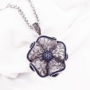 Colar feminino com flor azul 4