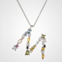 Colar feminino com letras do alfabeto M