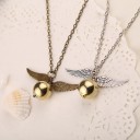 Colar feminino com pendente dourado 1
