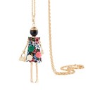 Colar longo de senhora com boneca 8