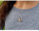 Colgante de plata para mujer Conejo en columpio 2