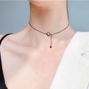 Collana choker da donna con pianeta 2