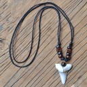 Collana con dente di squalo 1