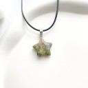 Collana con stella colorata in pietra naturale su cordino, ciondolo a forma di stella per uso quotidiano 7
