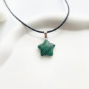 Collana con stella colorata in pietra naturale su cordino, ciondolo a forma di stella per uso quotidiano 2