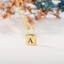 Collana da donna con lucchetto e lettera 1