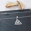 Collana da donna con pendente Triquetra 4