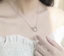 Collar de mujer con círculos conectados 2