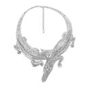 Collar de mujer con cocodrilo 7
