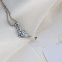 Collar de mujer con colgante de pistola 5
