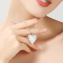 Collar de mujer con corazón abierto 5