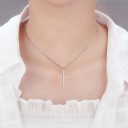 Collar de mujer con cruz D529 1