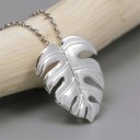 Collar de mujer con hoja G655 3