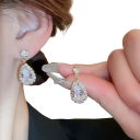 Collar Grandioso con Pendientes Conjunto de Piedras Preciosas Aleación de Cobre Joyería de Boda Ligera de Lujo para Novias 4