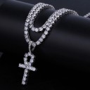Collier avec croix D390 2