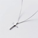 Collier avec croix D486 1
