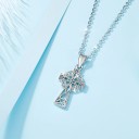 Collier avec croix D694 4