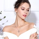 Collier avec croix D694 5