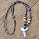 Collier avec dent de requin 2