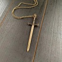 Collier avec épée D348 2