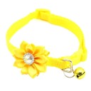 Collier avec fleur et grelot 6
