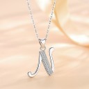 Collier avec lettre de l'alphabet D620 1
