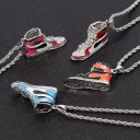 Collier avec pendentif chaussure 1