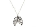 Collier avec pendentif en forme de côte 1
