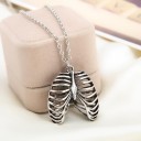 Collier avec pendentif en forme de côte 4