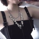 Collier double pour femmes avec des crânes 2