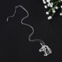 Collier féminin avec pendentif D207 1