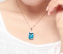Collier féminin avec pendentif D587 3