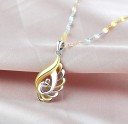 Collier féminin avec pendentif D711 4
