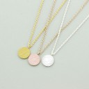 Collier féminin avec pendentif rond 1