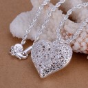 Collier féminin en forme de cœur J546 1